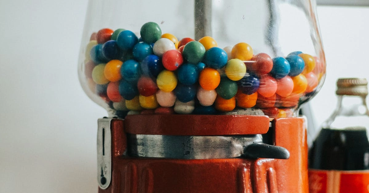 Принятие случайности в слот игре Sugar Rush с яркими символами